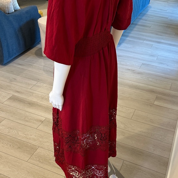 Elegant Red Maxi Dress - Picture 5 of 8